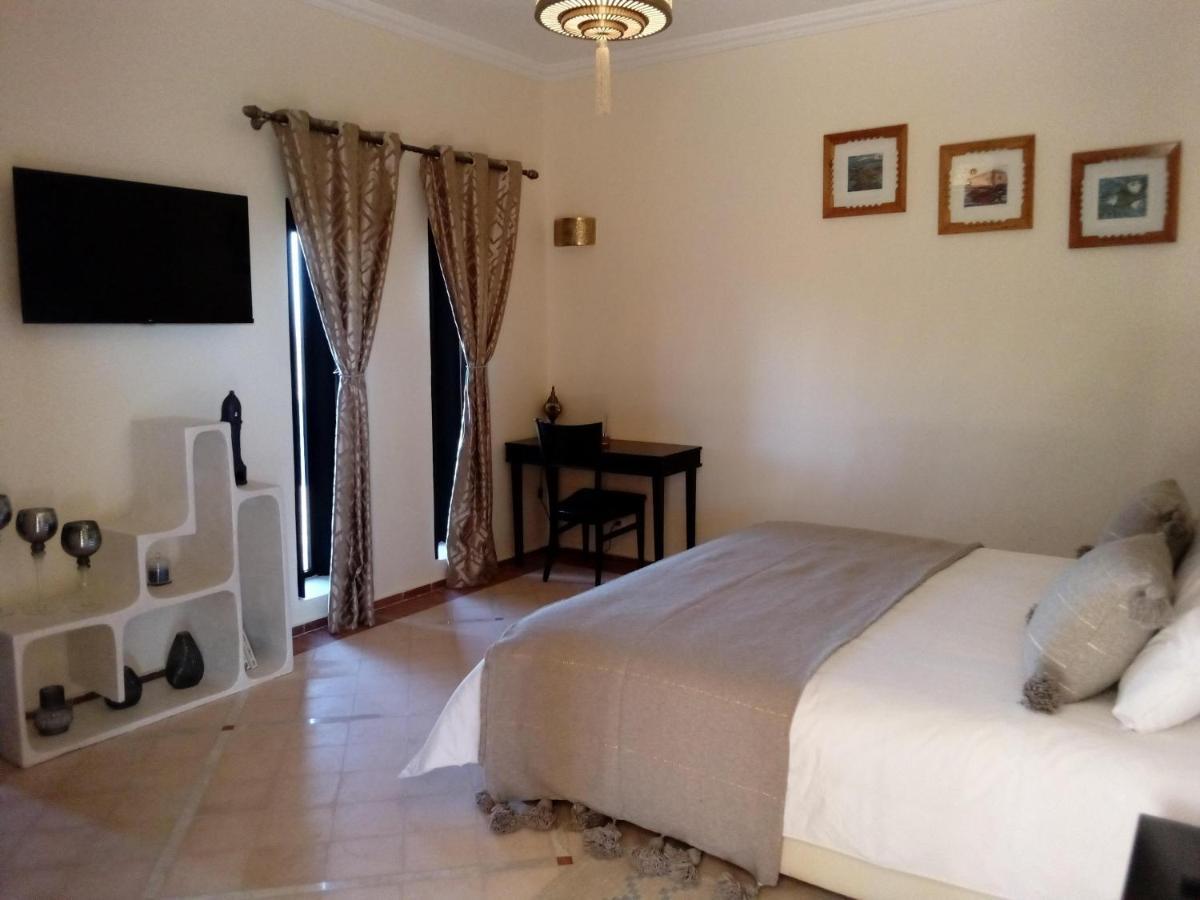 Le Petit Chateau Des Anges Ouled Bouzid エクステリア 写真